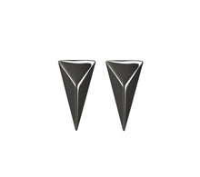 Load image into Gallery viewer, TRIANGLE STUDS - BLACK